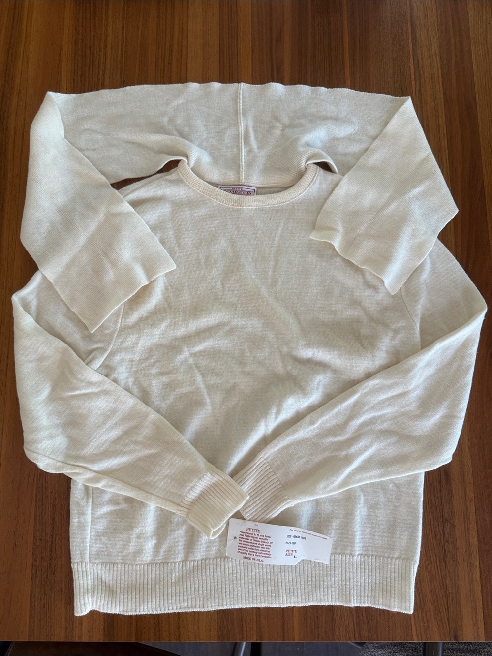 New with tags vintage Pendleton Women's Cream Scoopneck Sweater tie sweater LP